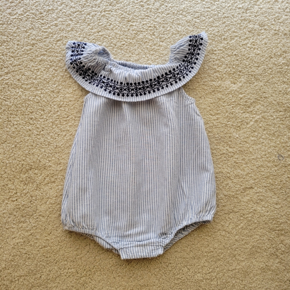 Old Navy linen blend embroidered ruffle collar bubble romper white blue 6-12m